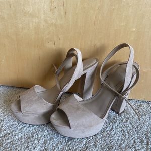 2/$20 💥 Nude ALDO Heels